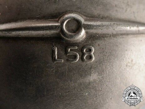 Iron Cross I Class, by R. Souval (L 58, screwback, magnetic) Detail
