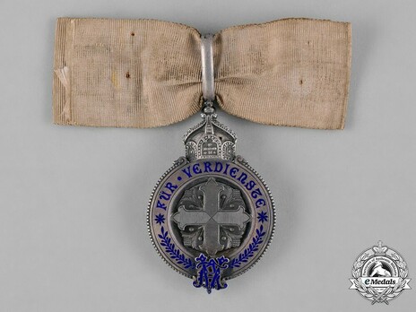 Ladies Merit Cross, in Silver Obverse