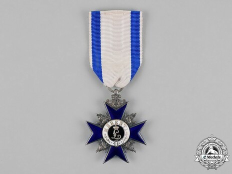 Order of Military Merit, Civil Division, IV Class Cross (without crown) Obverse