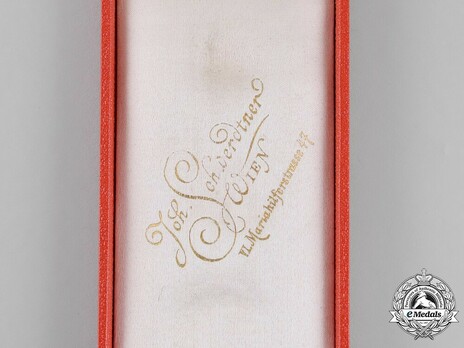 Order of Military Merit, IV Class Case of Issue Obverse Detail
