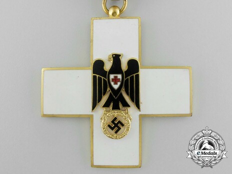 Cross of Honour of the German Red Cross, Type III, I Class Obverse