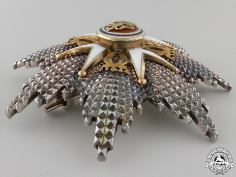 Order of St. Olav, Grand Cross Breast Star, Military Division (stamped "J. TOSTRUP") Obverse