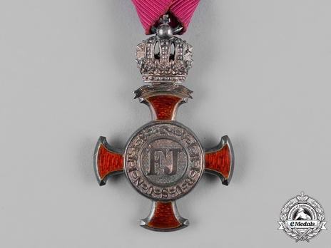 Type III, Civil Division, III Class Cross (with crown) Obverse