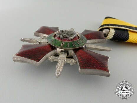 Order of Military Merit, V Class (1900-1944) Obverse