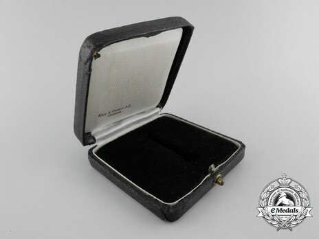 War Merit Cross I Class with Swords Case of Issue, by Klein & Quenzer Interior