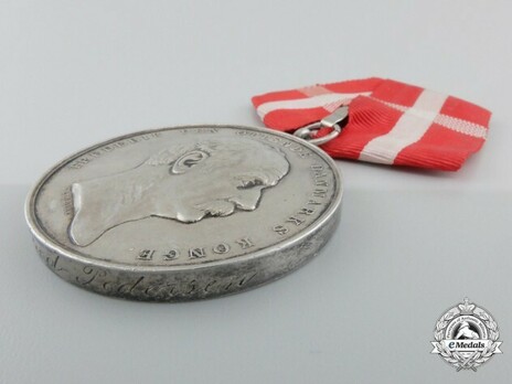 Medal for Saving Life from Drowning, in Silver, Type V Obverse