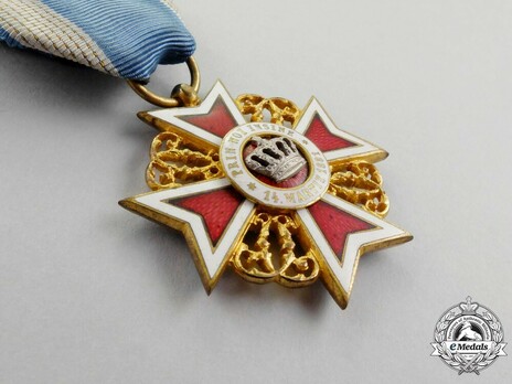 Order of the Romanian Crown, Type I, Civil Division, Knight's Cross Obverse