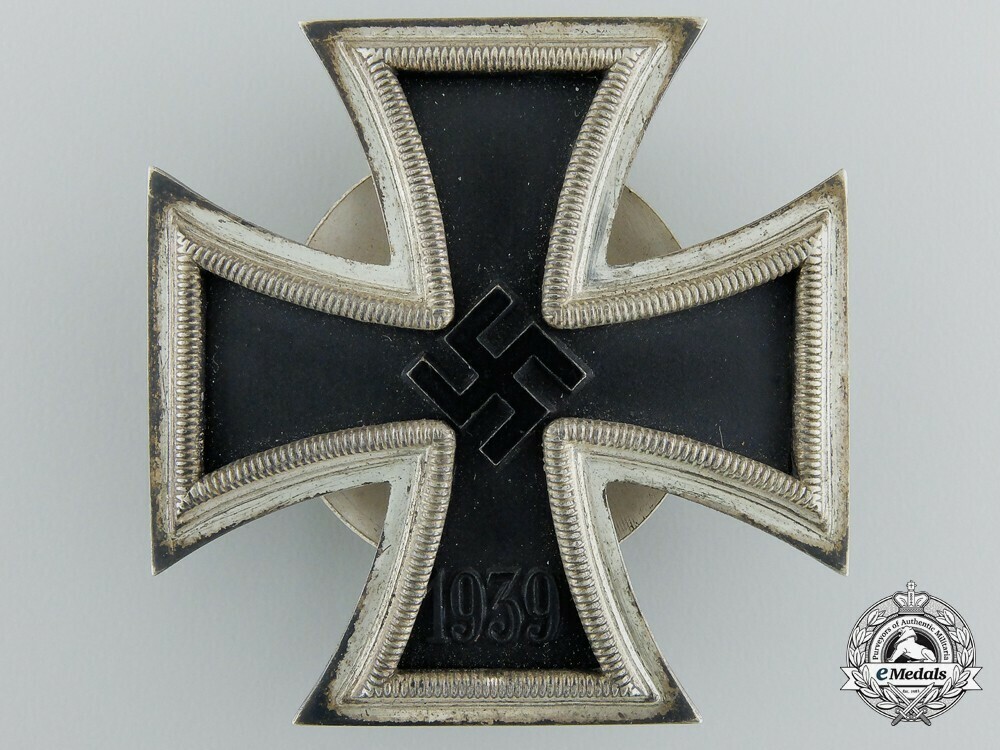D 952