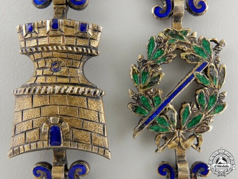 Grand Cross Collar Obverse Detail