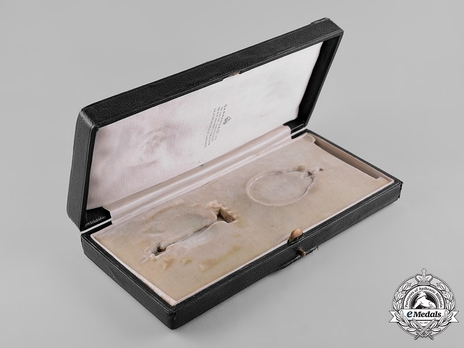 The Most Honourable Order of the Bath, Type II, Civilian Division, Commander Case of Issue