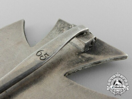 Iron Cross I Class, by Klein & Quenzer (65, Type D) Detail