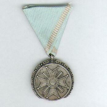 Order of the Three Stars, Silver Medal (in silver) Obverse