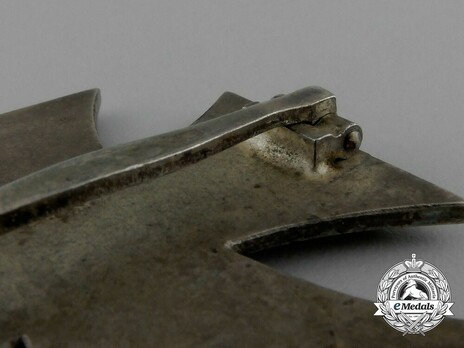 Iron Cross I Class, by Wächtler & Lange (unmarked, magnetic) Detail