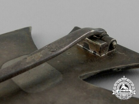 Iron Cross I Class, by Klein & Quenzer (65, Type C) Detail