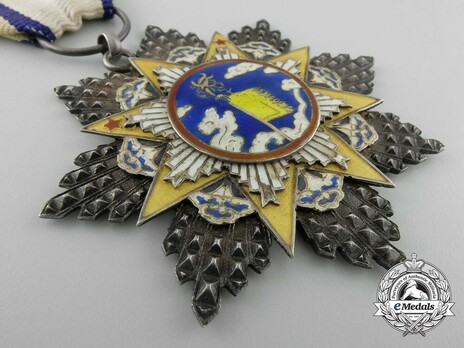 Order of the Cloud and Banner, VIII Class Knight Obverse