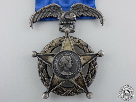 III Class Medal Obverse