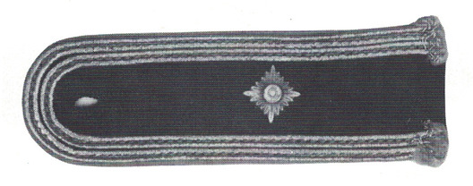 German Red Cross 2nd Pattern Haupthelfer Shoulder Boards Obverse