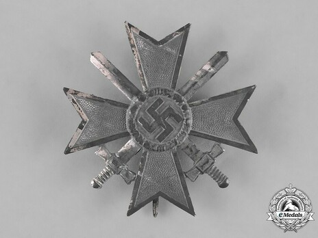 War Merit Cross I Class with Swords, by W. Deumer (3) Obverse