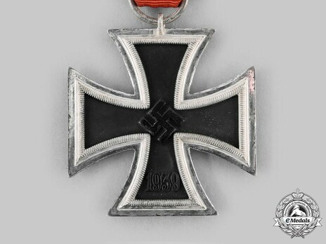 Iron Cross II Class, by Steinhauer & Lück, #4, L/16 (no lug, "4") Obverse