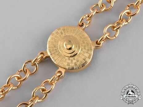 Order of the Golden Heart, Grand Collar Obverse Detail