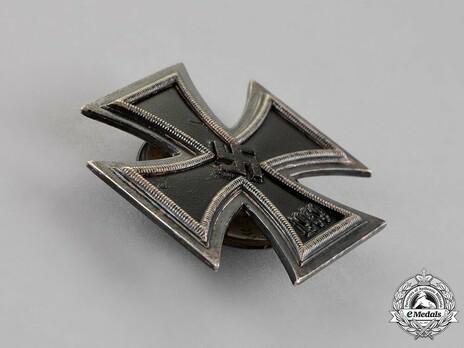 Iron Cross I Class, by Wächtler & Lange (L 55, screwback) Obverse