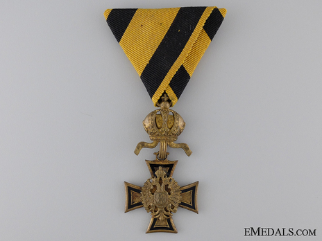 Type III, I Class (for 50 years with crown & gold eagle) Obverse