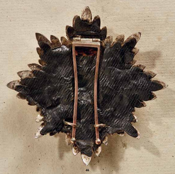 House Order of the Golden Lion, Type II, Grand Cross Breast Star Reverse