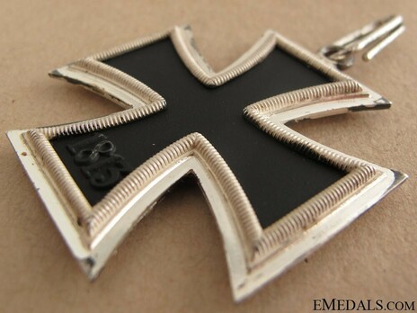 Knight's Cross of the Iron Cross, by Steinhauer & Lück (Type B, 935 4) Reverse