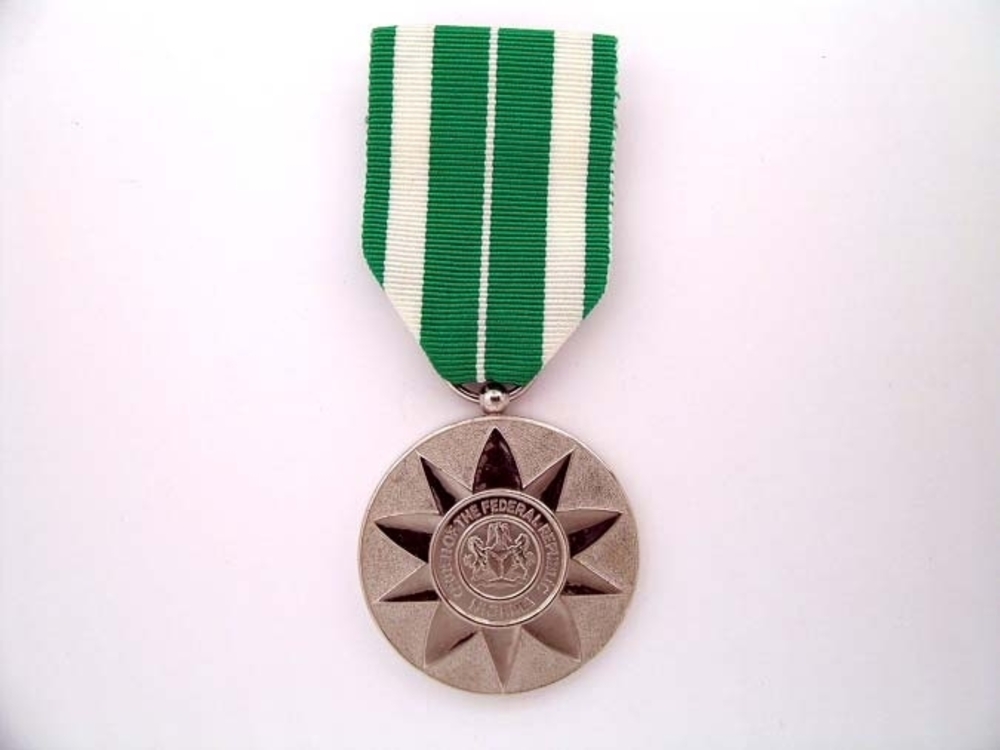 Io249001