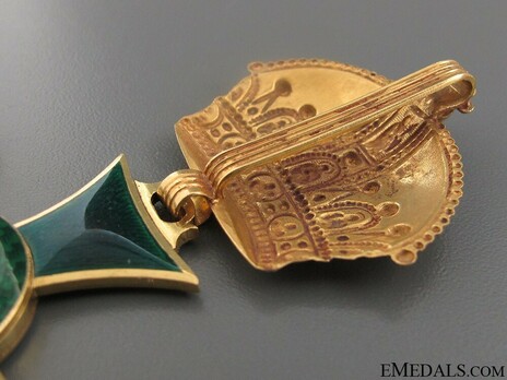 Type II, Commander (in gold) Detail