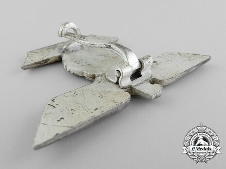 Clasp to the Iron Cross I Class, Type I, by Boerger (pinback) Detail
