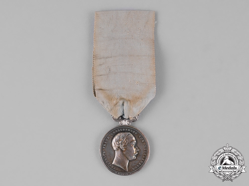 C18 023592