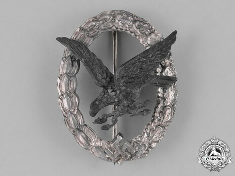 Radio Operator & Air Gunner Badge, by Assmann (in zinc) Obverse