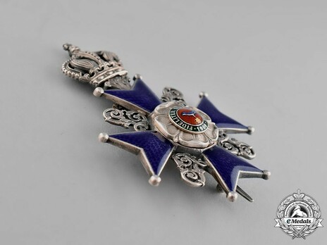 Leopold Order, Type III, II Class Cross Obverse