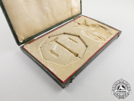 Grand Cross Case of Issue Obverse
