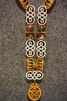 Collar Obverse