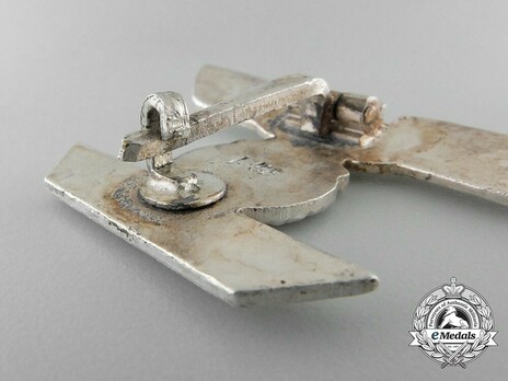 Clasp to the Iron Cross I Class, Type II, by Funcke & Brüninghaus (L/56) Detail