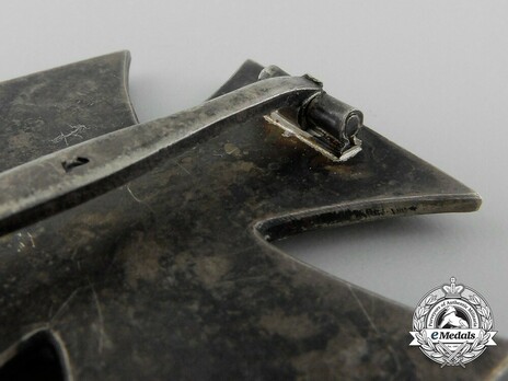 Iron Cross I Class, by Deschler (1) Reverse Detail