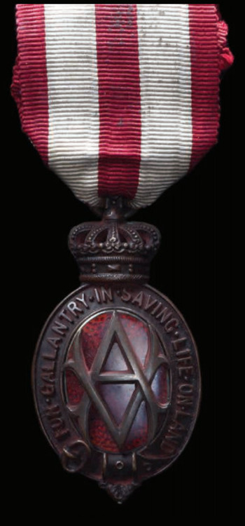 Albert+medal%2c+i+class+for+life+saving+on+land%2c+gold+and+bronze%2c+obv