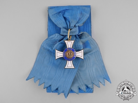 Order of the Crown, Civil Division, Type II, I Class Cross (in gold) Obverse