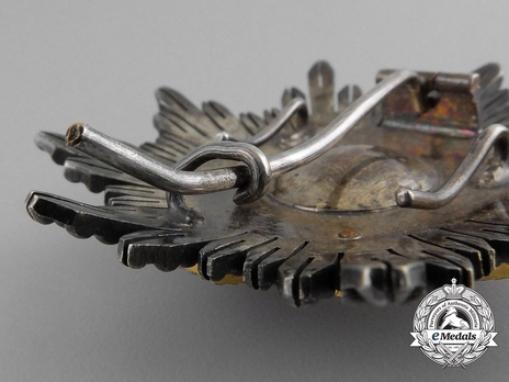 2nd Class Breast Star (red distincion) (with coat of arms of Castile and Leon, and Imperial Crown) Reverse