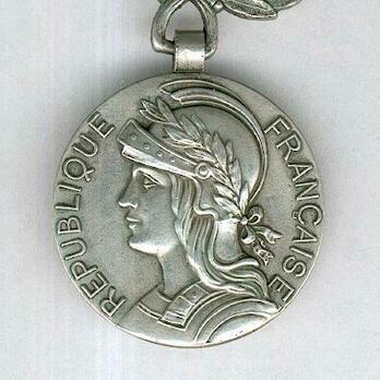 Silver Medal (by Marie-Stuart René) Obverse