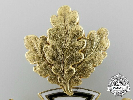 Order of the Royal House, Type II, Military Division, Commander's Cross Obverse Detail