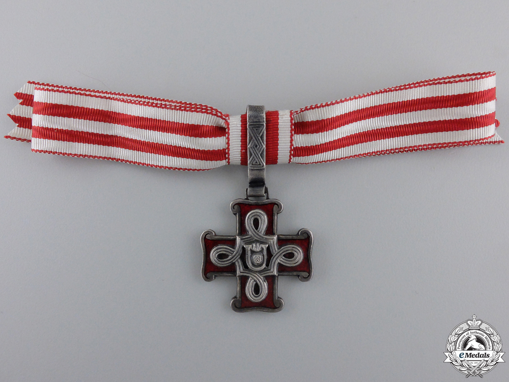 A croatian order 55281c914f950