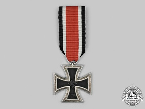 Iron Cross II Class, by Arbeitsgemeinschaft der Hanauer Plakettenhersteller ("24") Obverse