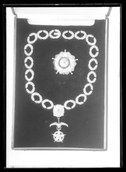 Collar Obverse