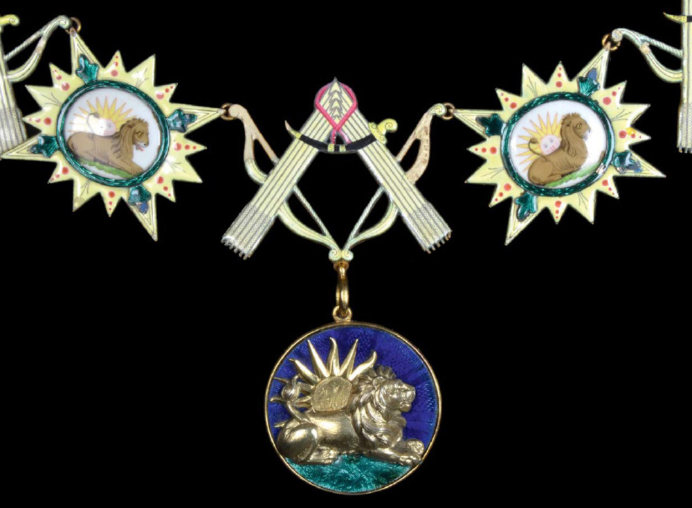 Lion+and+sun+type+i+collar+me90