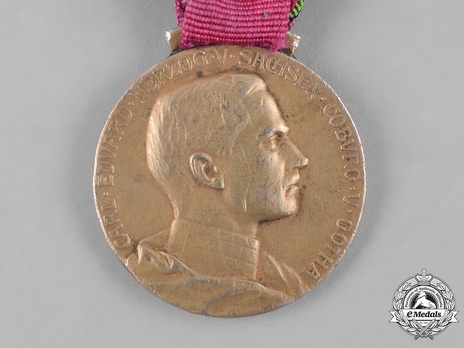 Saxe-Ernestine House Order Medals of Merit, Type IV, Civil Division, in Gold (in silver gilt) Obverse