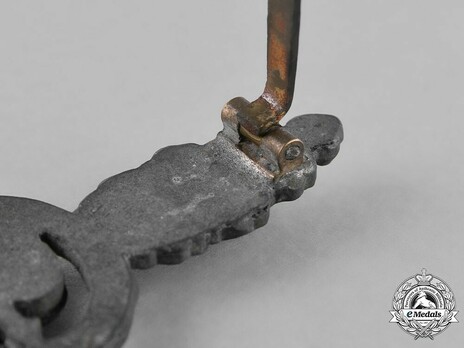 Long-Range Day Fighter Clasp, in Bronze Detail