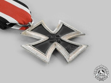 Iron Cross II Class, by W. Deumer, #3, L/11 (regular frame, "3") Obverse